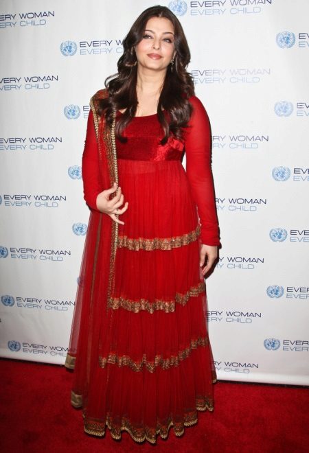  Aishwarya Paradise dans le Krsnom Sari 2012
