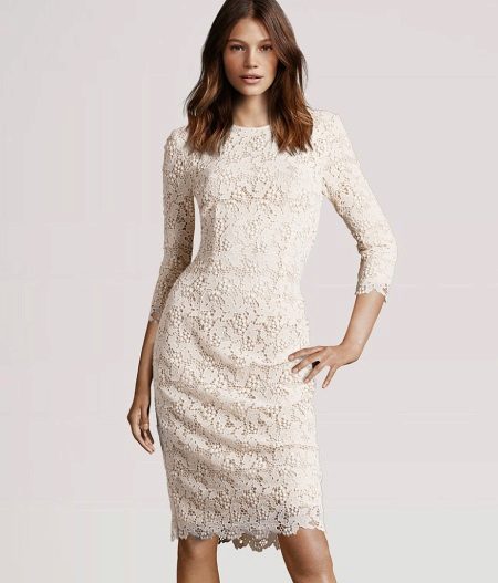  Robe de mariée de longueur moyenne en dentelle avec manches trois-quarts