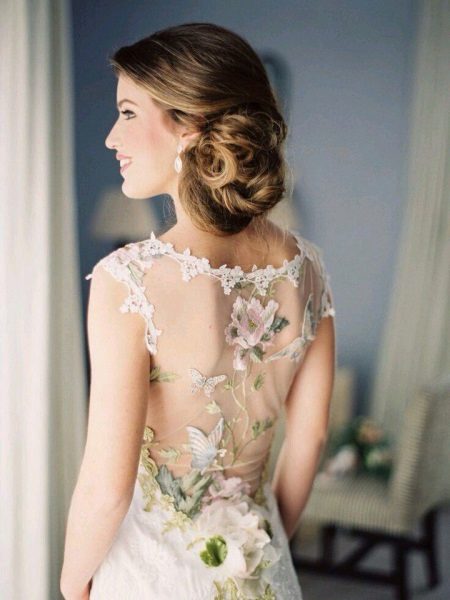 Robe blanche avec imprimé floral