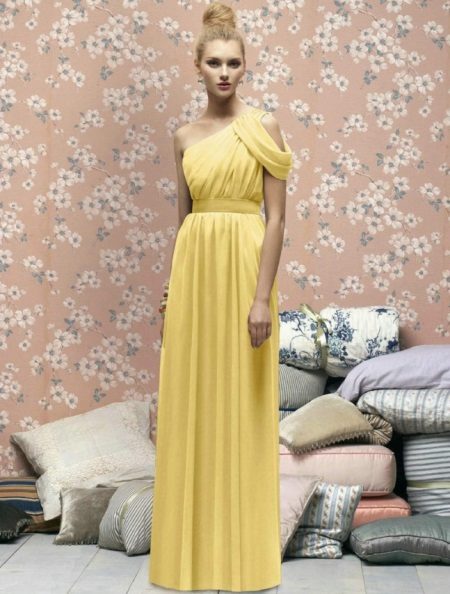 Robe de soirée jaune à la grecque