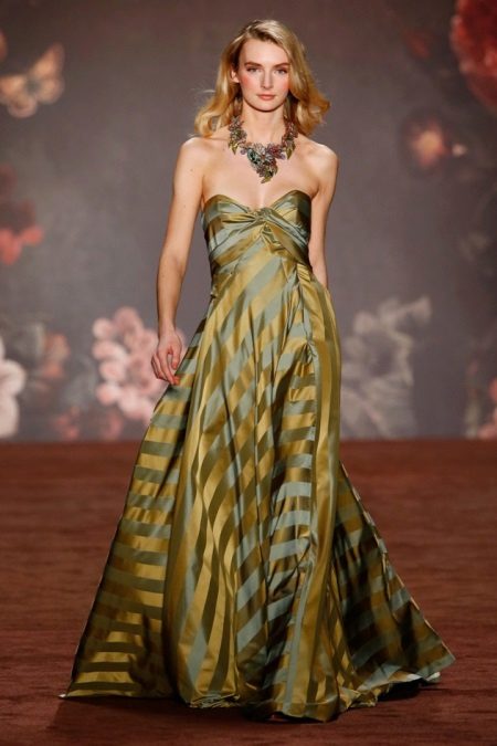 Robe sans bretelles rayée