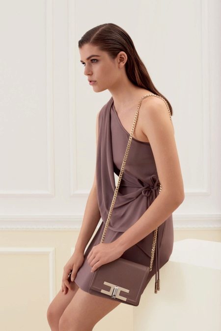 Robe en jersey sur une épaule
