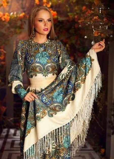 Robe de châle Pavloposad