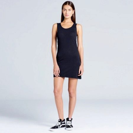 Tee-shirt noir court de coupe simple