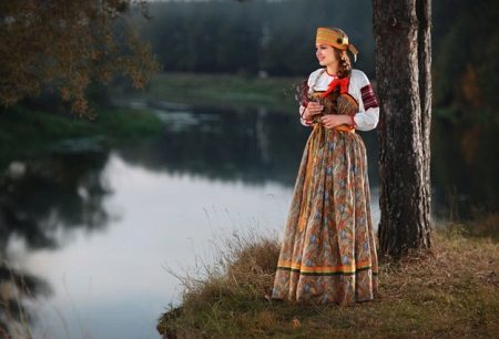 Robe de soirée folklorique prussienne