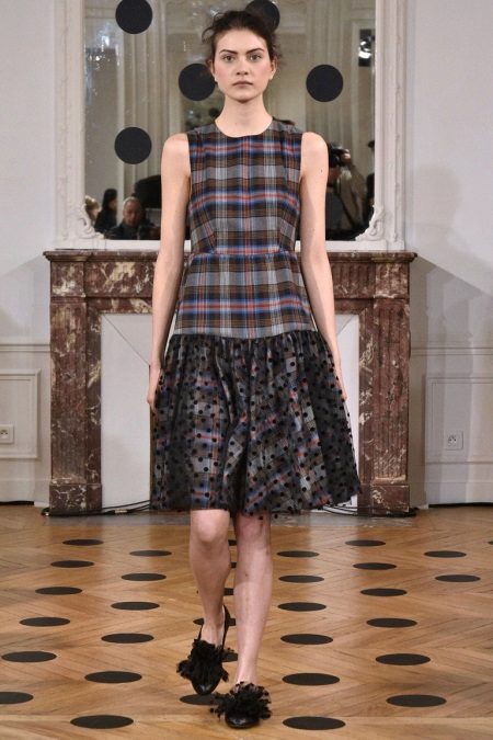 Robe en laine à carreaux