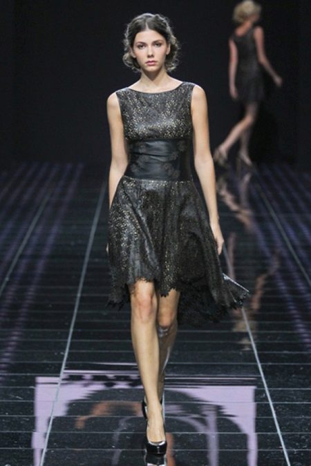 Robe en similicuir avec perforation