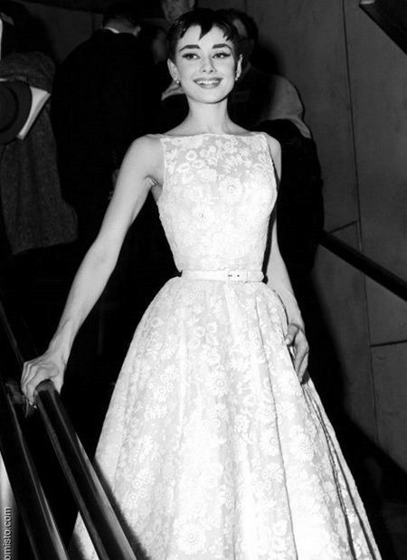 Robes luxuriantes des années 60 - Audrey Hepburn