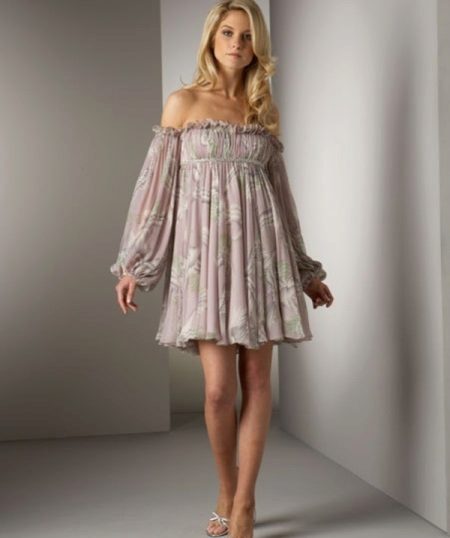 Robe courte de style Empire à manches