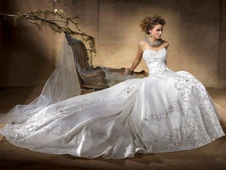 Robe de mariée chic en brocart