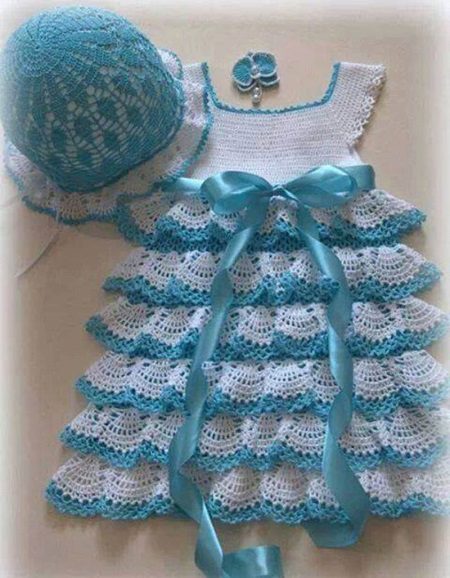 Robe élégante à volants pour une fille de 4-5 ans