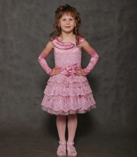 Graduation robe tricotée au crochet pour les filles