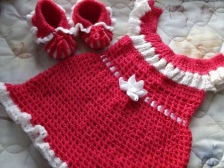 Habillez-vous avec un joug pour les filles jusqu'à 3 ans